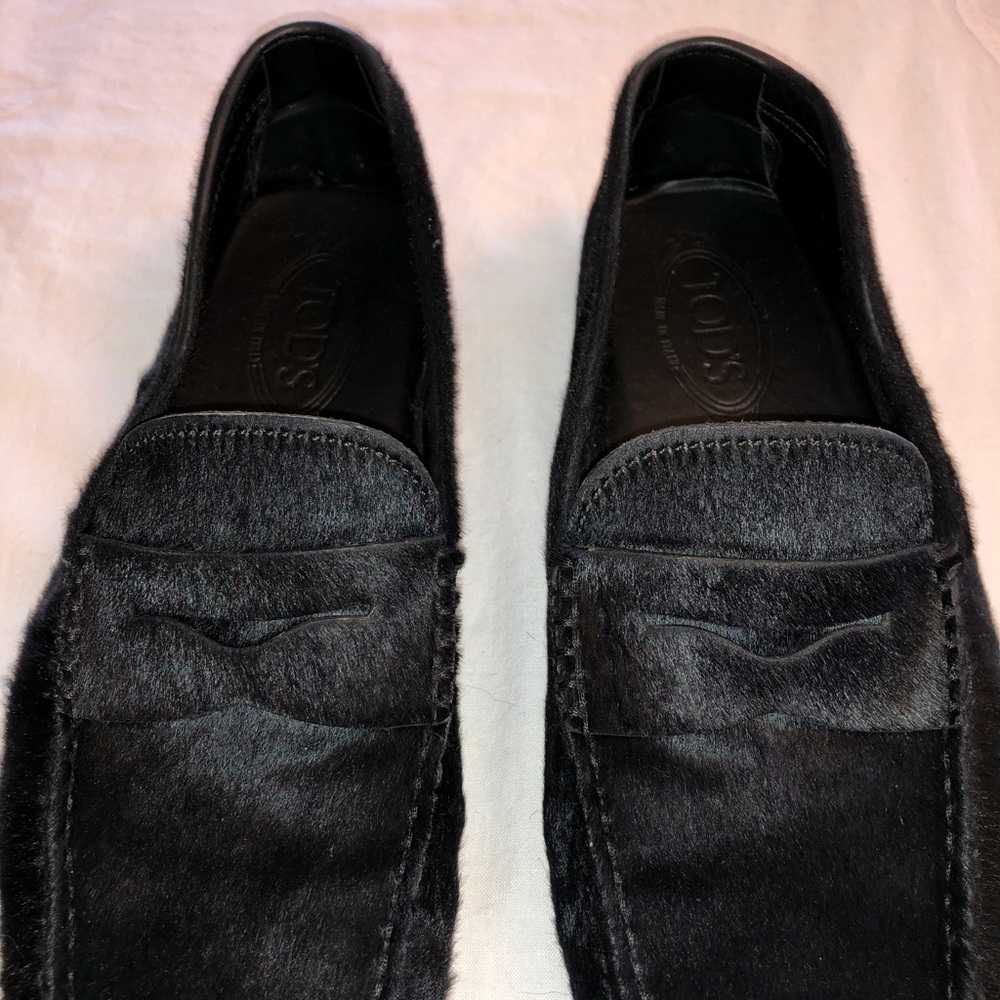 Men’s Black Tod’s Calf hair loafers size 8.
